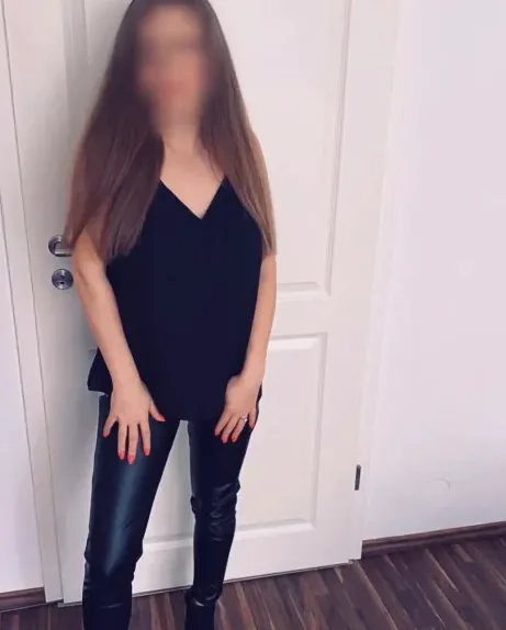 Antonia, 32