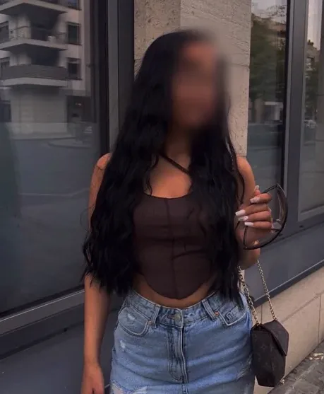 Christina, 19