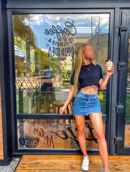 Helena, 32