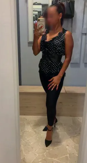 Simone, 36
