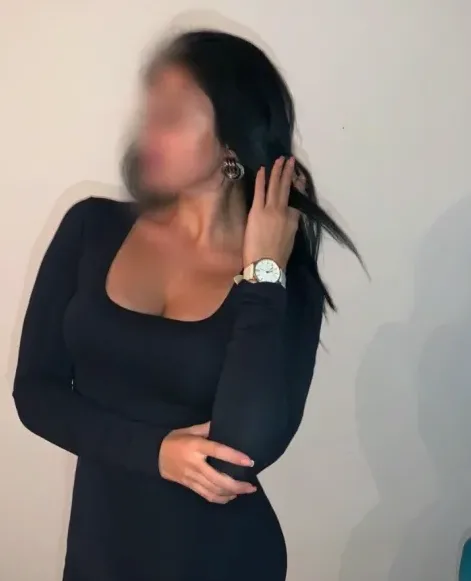 Sophia, 32