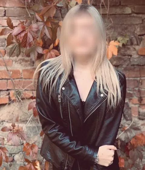 Thea, 32