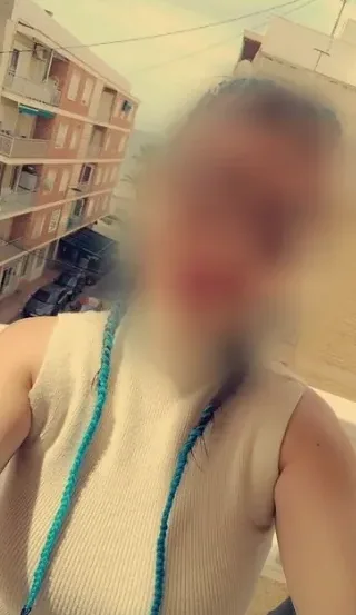 Amira, 32