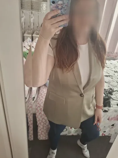 Laura, 38