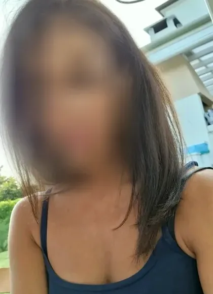 Sabrina, 35